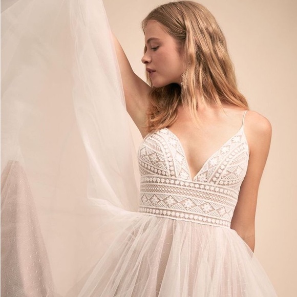 Thistle by willowby wedding dress - Picture 4 of 6